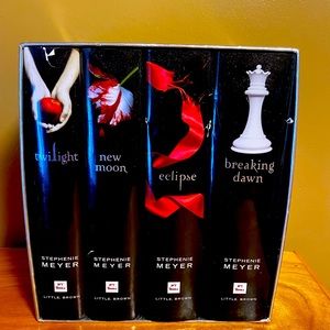 Twilight Saga - Stephanie Meyer